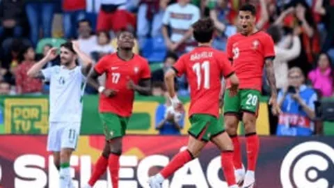 “亚冬会璀璨开启：全球高手齐聚冰雪盛事，携手共创辉煌前程”