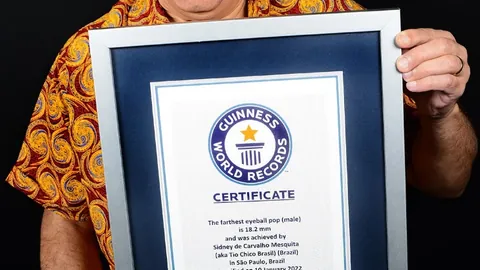 “英超第5轮焦点战：曼联对阵布莱顿，豪门新锐巅峰对决，谁能夺冠荣耀？”